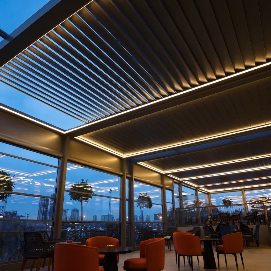 Bioklimatik pergola ve giyotin cam uygulaması
