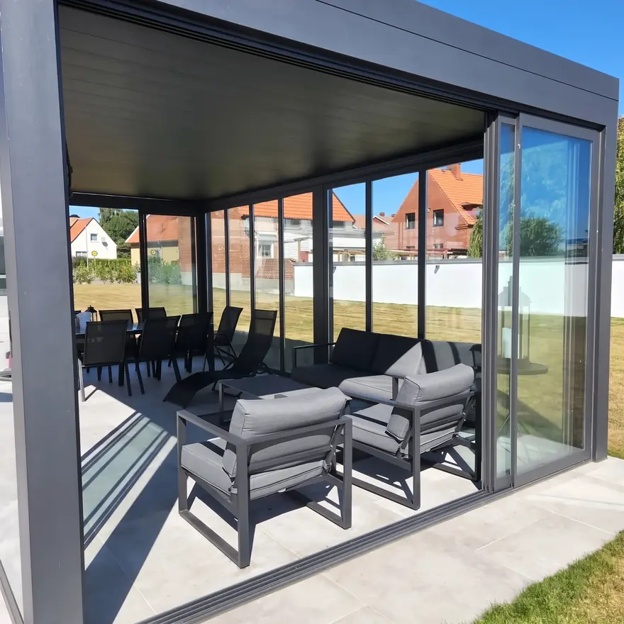 Bioklimatik pergola, zip perde, sürme cam ve havuz kapama uygulaması