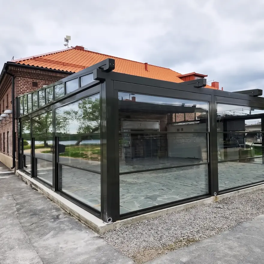 Pergola + Giyotin cam · 120 m² — İsveç