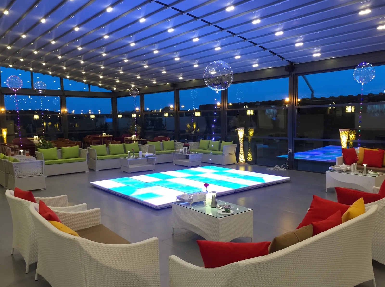 Pergola + Giyotin cam — Suudi Arabistan