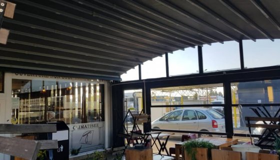 Giyolüx radüslü ışıklı pérgola ve ısı camlı giyotin uygulamamız..