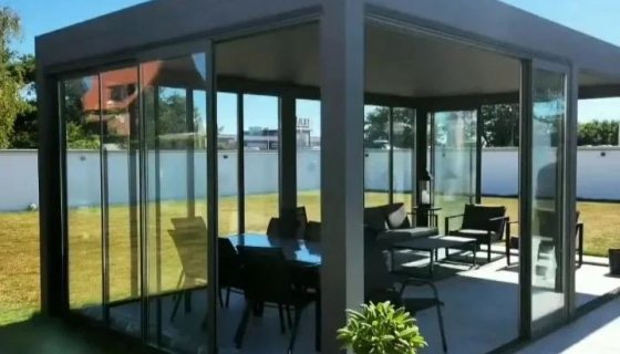 Giyolüx bioclimatic sistemler, ısı camlı sürme sistemi, zip perde ve havuz kapama sistemlerimiz